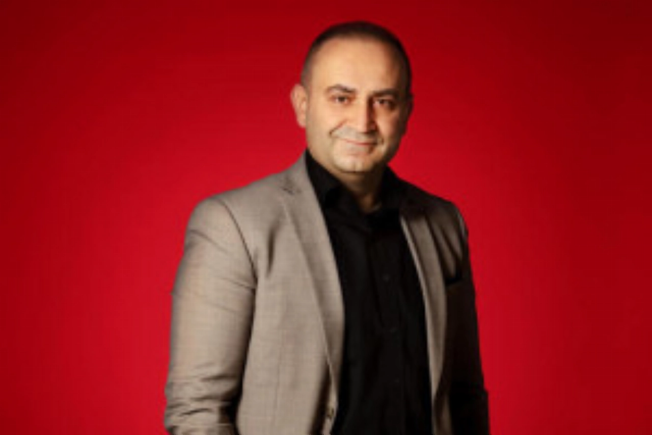 Zeki Celikkaya legt raadswerk tijdelijk neer vanwege oogletsel